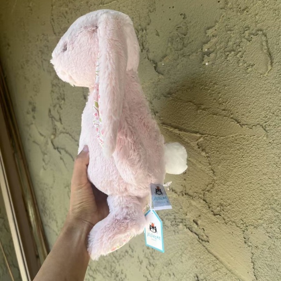 jellycat bashful blush cherry medium bunny NWT authentic - Picture 3 of 10